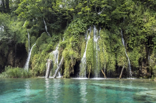 Foto-Tapete - Wasserfall und See (von Home)